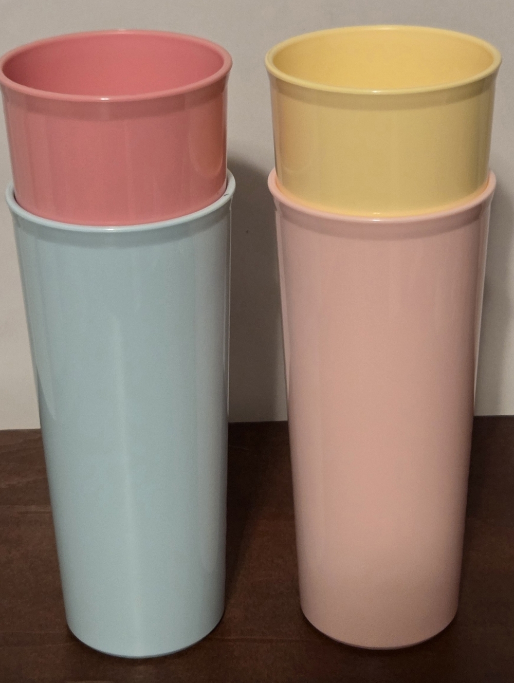 Tupperware Vintage 16 oz Tumblers